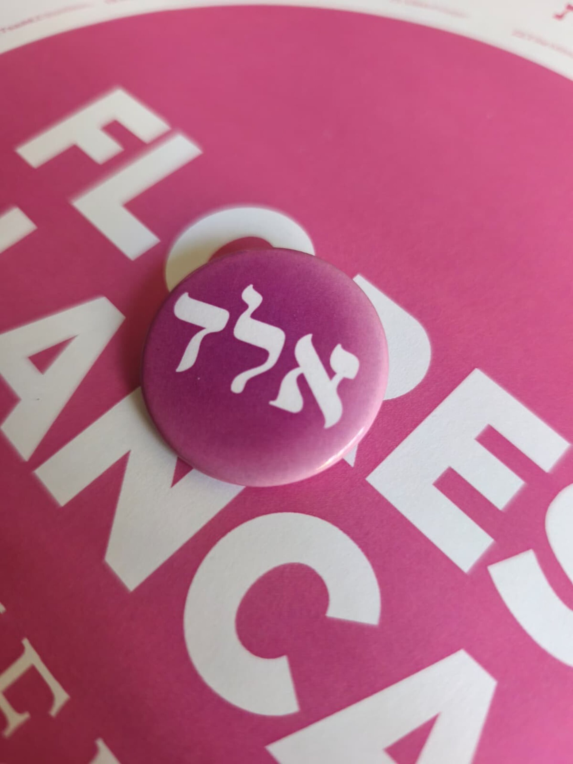 Chapa Nombre de Dios, Número 10. Las miradas puede matar. - 3